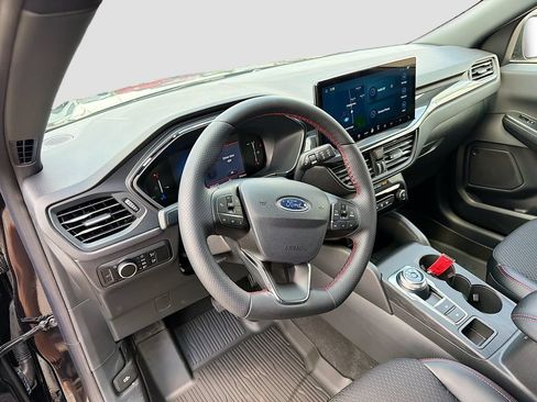 Used 2026 Ford Escape ST-Line w/ Tech Pack #1 AWD/4WD image 9