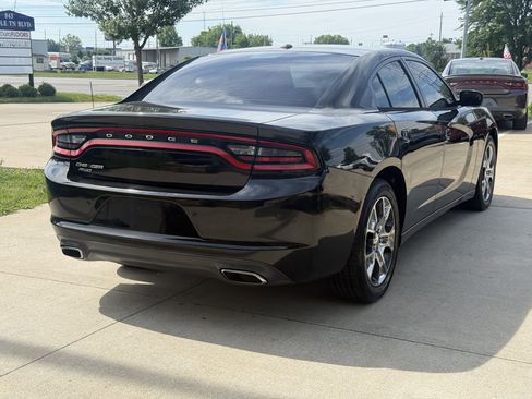Used 2015 Dodge Charger SE w/ Power Sunroof Group AWD/4WD image 7