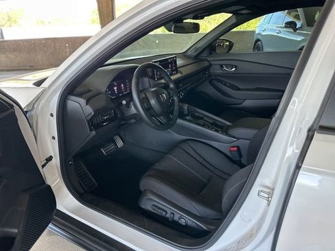 Used 2025 Honda Accord Sport image 8