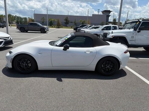 Used 2025 MAZDA MX-5 Miata Club RWD image 4