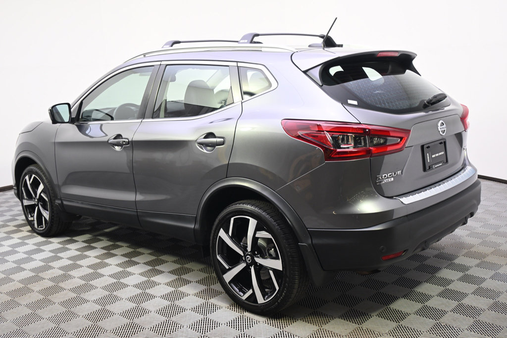 Used 2022 Nissan Rogue Sport SL AWD/4WD image 3