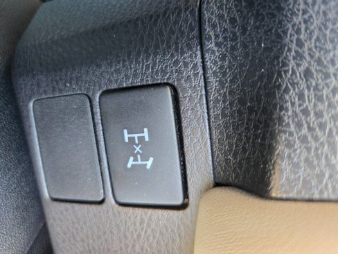 Used 2017 Toyota RAV4 XLE AWD/4WD image 20