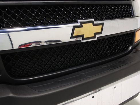 Used 2025 Chevrolet Express 3500 LT w/ LT Preferred Equipment Group image 26