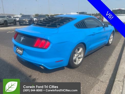 Used 2017 Ford Mustang Coupe RWD image 6