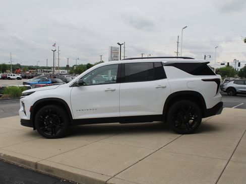 New 2026 Chevrolet Traverse LT w/ Driver Confidence Package AWD/4WD image 6
