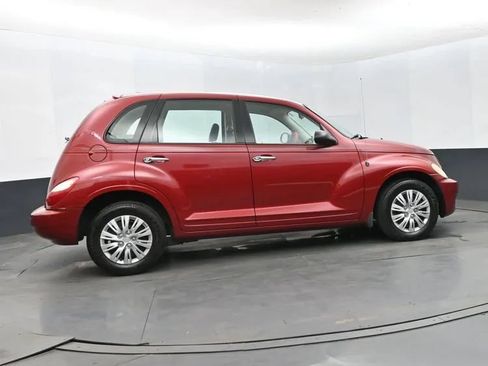 Used 2009 Chrysler PT Cruiser FWD image 4
