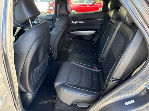 Used 2023 Genesis GV70 3.5T Sport w/ Winter Weather Package image 10