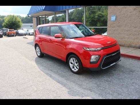 Used 2022 Kia Soul S FWD image 1
