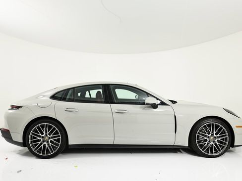 New 2026 Porsche Panamera 4 image 8