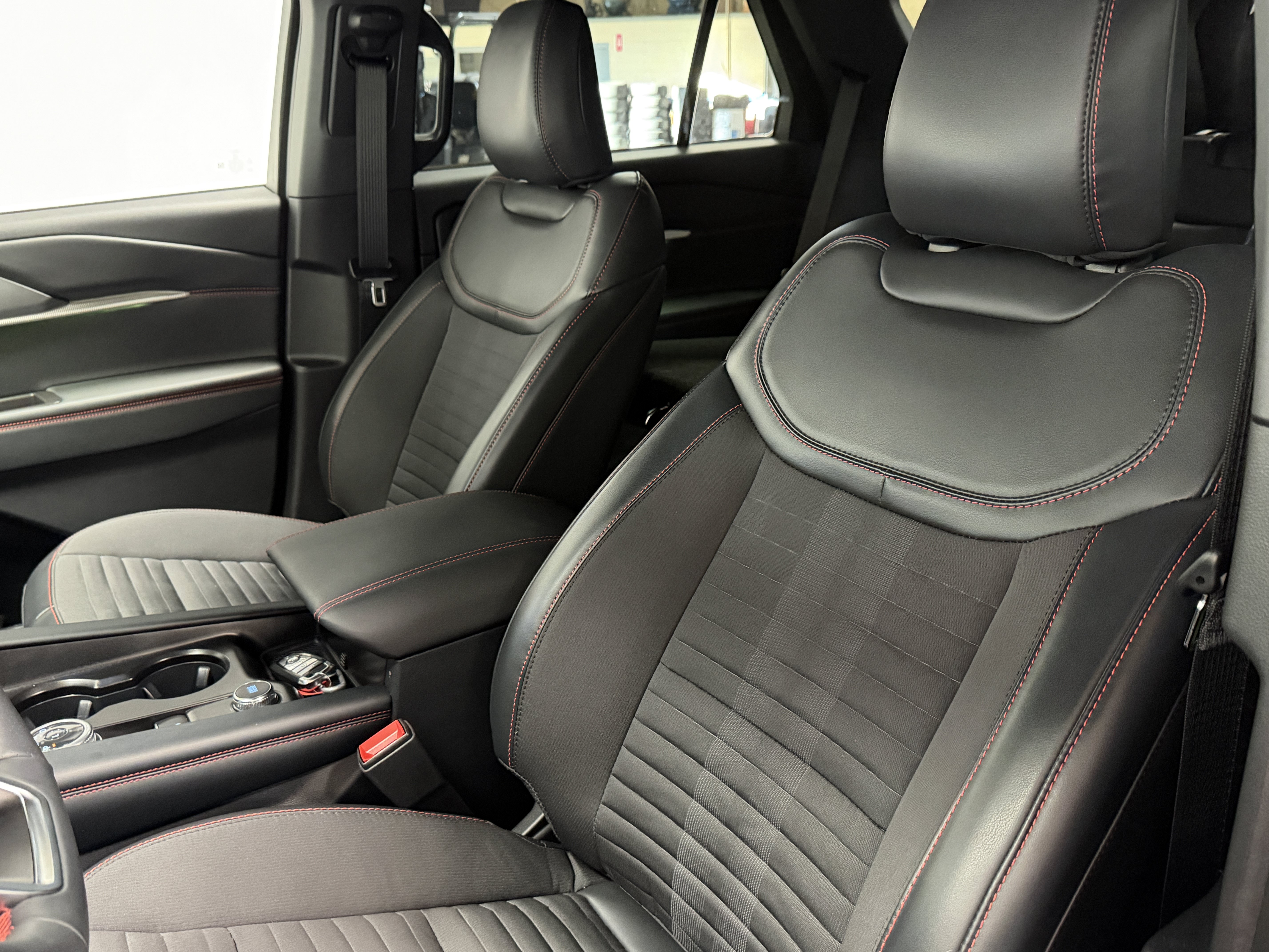 Used 2026 Ford Explorer ST-Line w/ ST-Line Street Pack AWD/4WD image 19