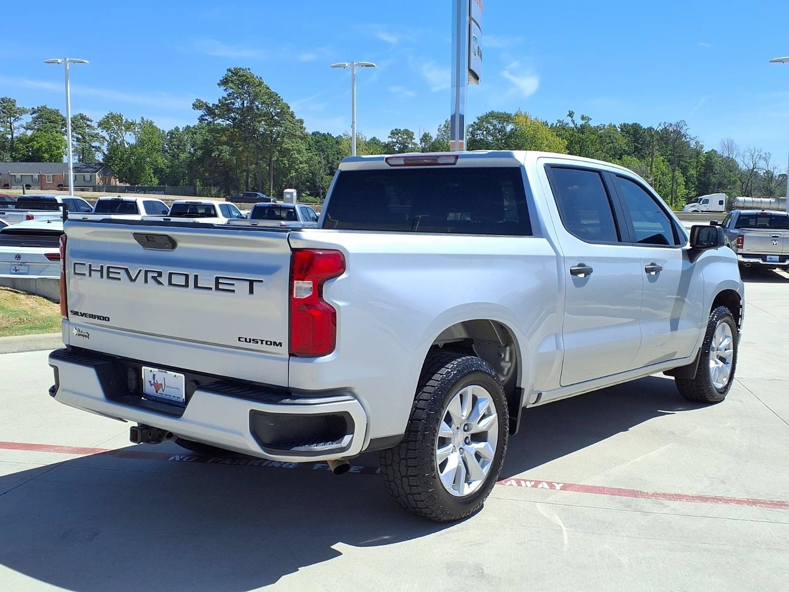 Used 2022 Chevrolet Silverado 1500 Custom w/ LPO, Dark Essentials Package RWD image 6