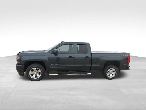 Used 2018 Chevrolet Silverado 1500 LT w/ All Star Edition AWD/4WD image 6