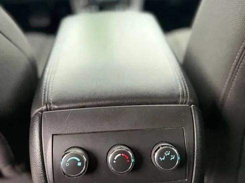 Used 2017 Chevrolet Traverse LT w/ Style and Technology Package AWD/4WD image 19