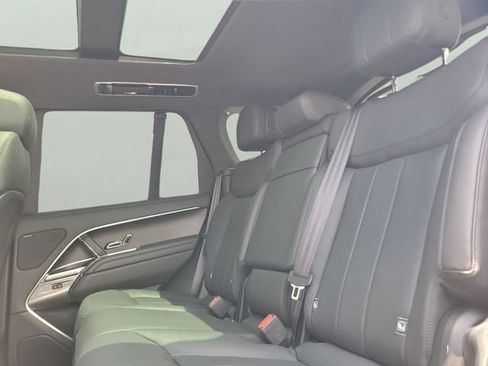 Used 2023 Land Rover Range Rover SE AWD/4WD image 13