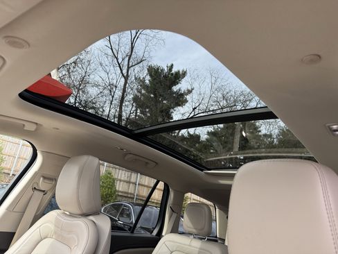 Used 2022 Lincoln Aviator Reserve w/ Equipment Group 201A image 15