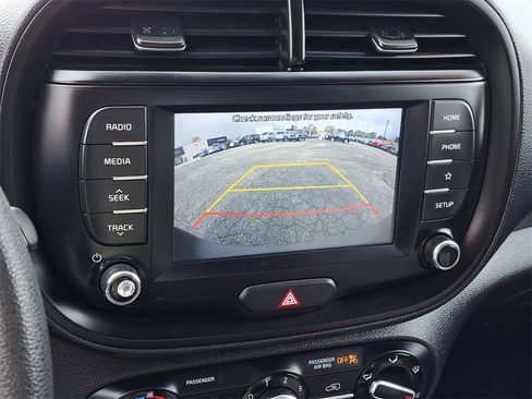 Used 2021 Kia Soul LX image 12