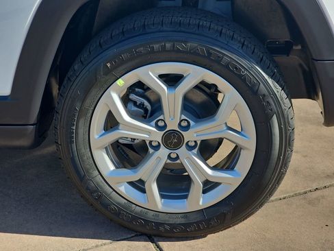 New 2026 Jeep Compass Latitude image 36