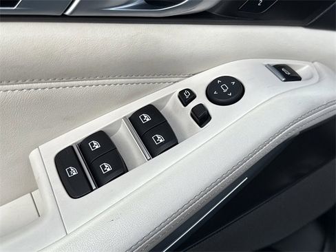 Used 2020 BMW X5 M50i w/ Premium Package image 20