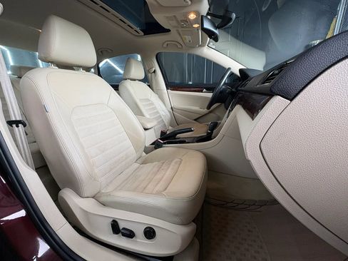 Used 2013 Volkswagen Passat TDI SEL Premium FWD image 22