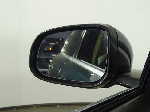 Used 2013 Jaguar XF image 31