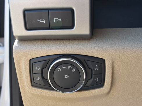 Used 2016 Ford F150 Lariat w/ Equipment Group 501A Mid AWD/4WD image 33