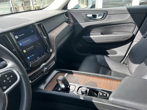 Certified 2022 Volvo XC60 B5 Momentum w/ Climate Package image 22