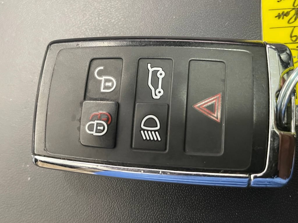 Used 2019 Land Rover Range Rover Sport Supercharged AWD/4WD image 32