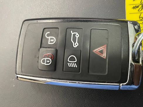 Used 2019 Land Rover Range Rover Sport Supercharged AWD/4WD image 32