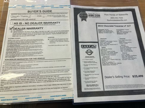 Used 2022 Chevrolet Traverse LT image 38