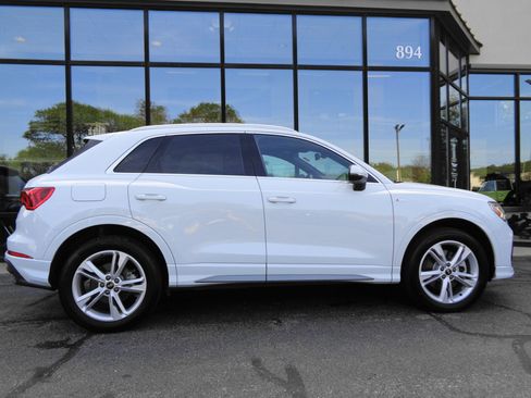 Used 2024 Audi Q3 2.0T Premium image 4