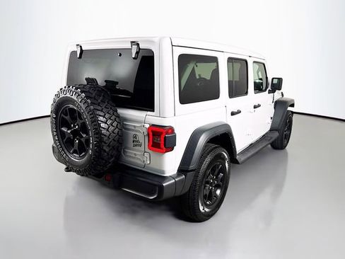 Used 2021 Jeep Wrangler Unlimited Sport AWD/4WD image 7