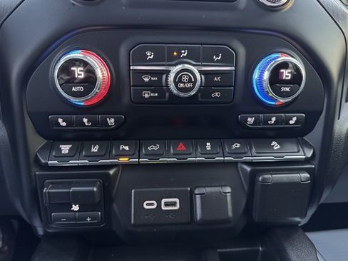 Used 2020 GMC Sierra 2500 AT4 w/ AT4 Premium Package image 24