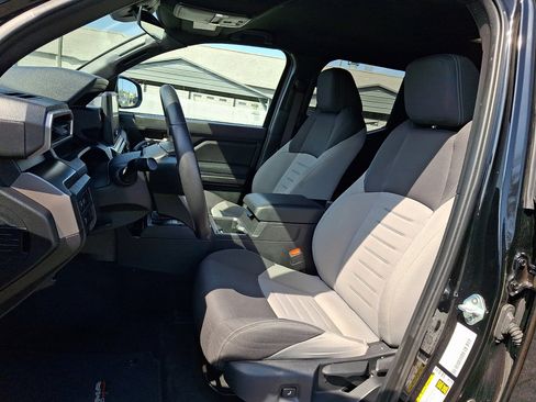 Used 2024 Toyota Tacoma TRD Off-Road AWD/4WD image 24