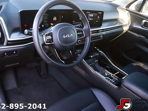 Certified 2025 Kia Sorento S w/ Panoramic Sunroof Package FWD image 13
