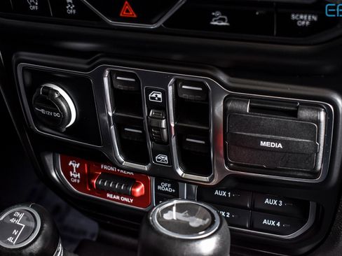 Used 2022 Jeep Wrangler Unlimited Rubicon w/ Xtreme Recon 35" Tire Package image 26