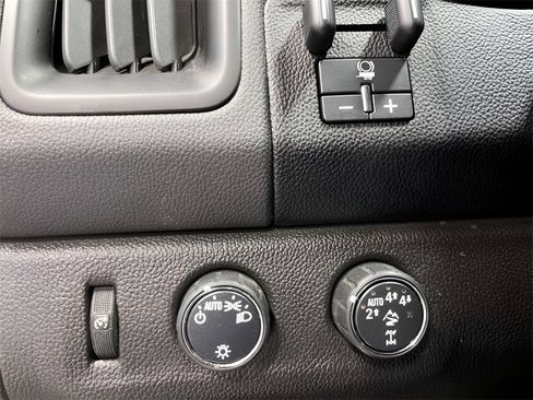 Used 2020 Chevrolet Colorado ZR2 image 11
