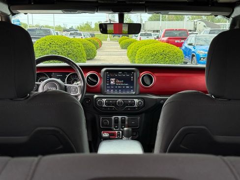 Used 2022 Jeep Wrangler Rubicon w/ LED Lighting Group AWD/4WD image 27