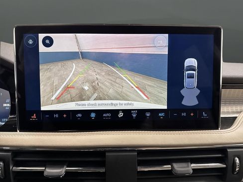 Used 2023 Lincoln Corsair AWD image 10