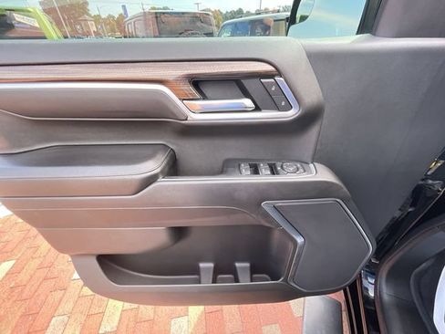 Used 2022 Chevrolet Silverado 1500 LT AWD/4WD image 10
