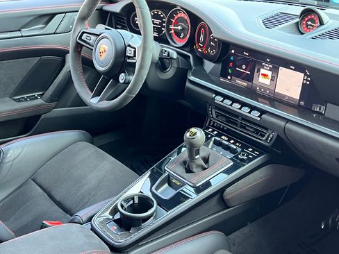 Used 2022 Porsche 911 GT3 RWD image 2