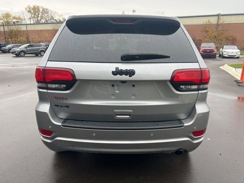 Used 2019 Jeep Grand Cherokee Altitude image 6