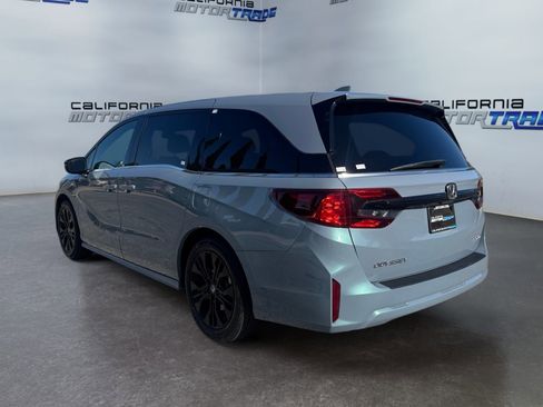 Used 2025 Honda Odyssey Sport-L image 7
