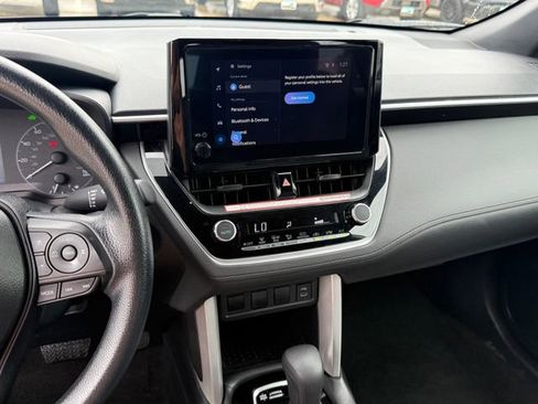 Used 2025 Toyota Corolla Cross AWD Hybrid image 17