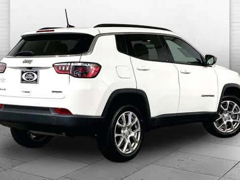Used 2023 Jeep Compass Latitude AWD/4WD image 13