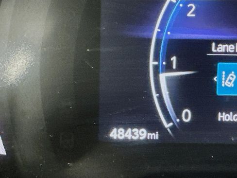 Used 2023 Toyota Corolla Cross XLE image 17