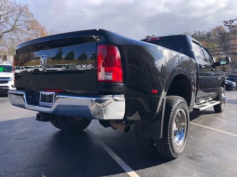 Used 2018 RAM 3500 Tradesman w/ Chrome Appearance Group image 5