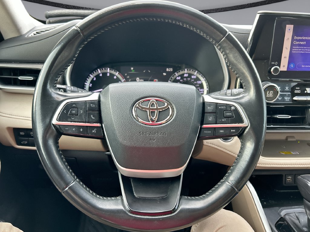 Used 2023 Toyota Highlander XLE FWD image 15