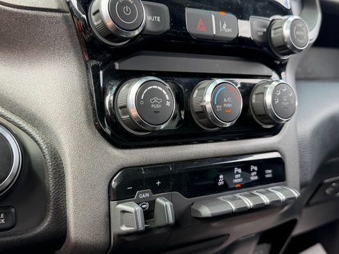Used 2025 RAM 1500 Warlock AWD/4WD image 21