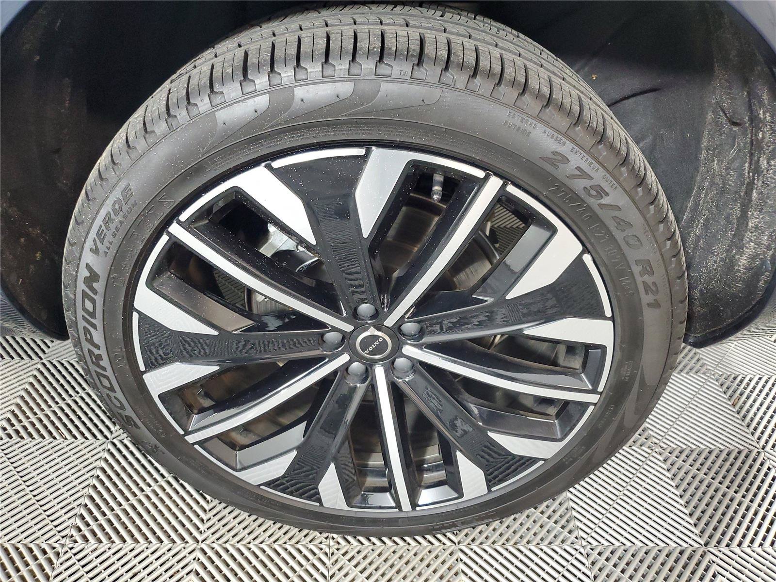 Certified 2026 Volvo XC90 B6 Plus AWD/4WD image 9