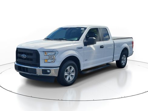 Used 2017 Ford F150 XL w/ Equipment Group 101A Mid RWD image 3